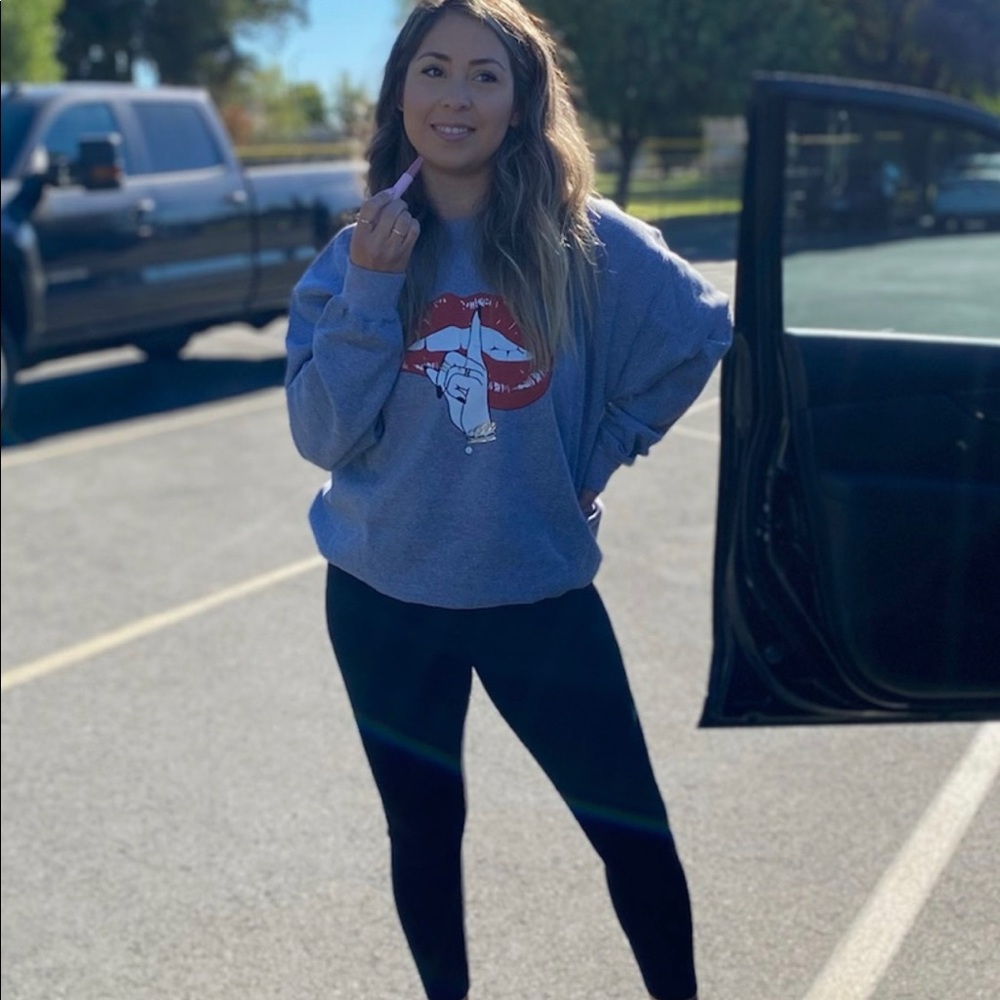 Gray shh lip crew neck